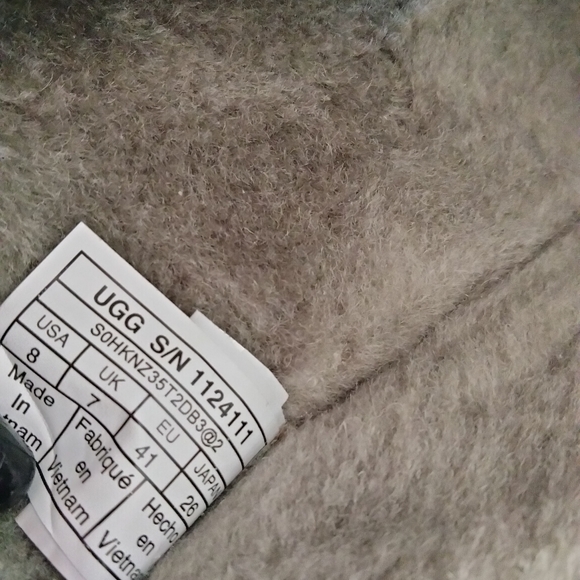 UGG fluff yeah that  slides size 8 - Picture 10 of 16